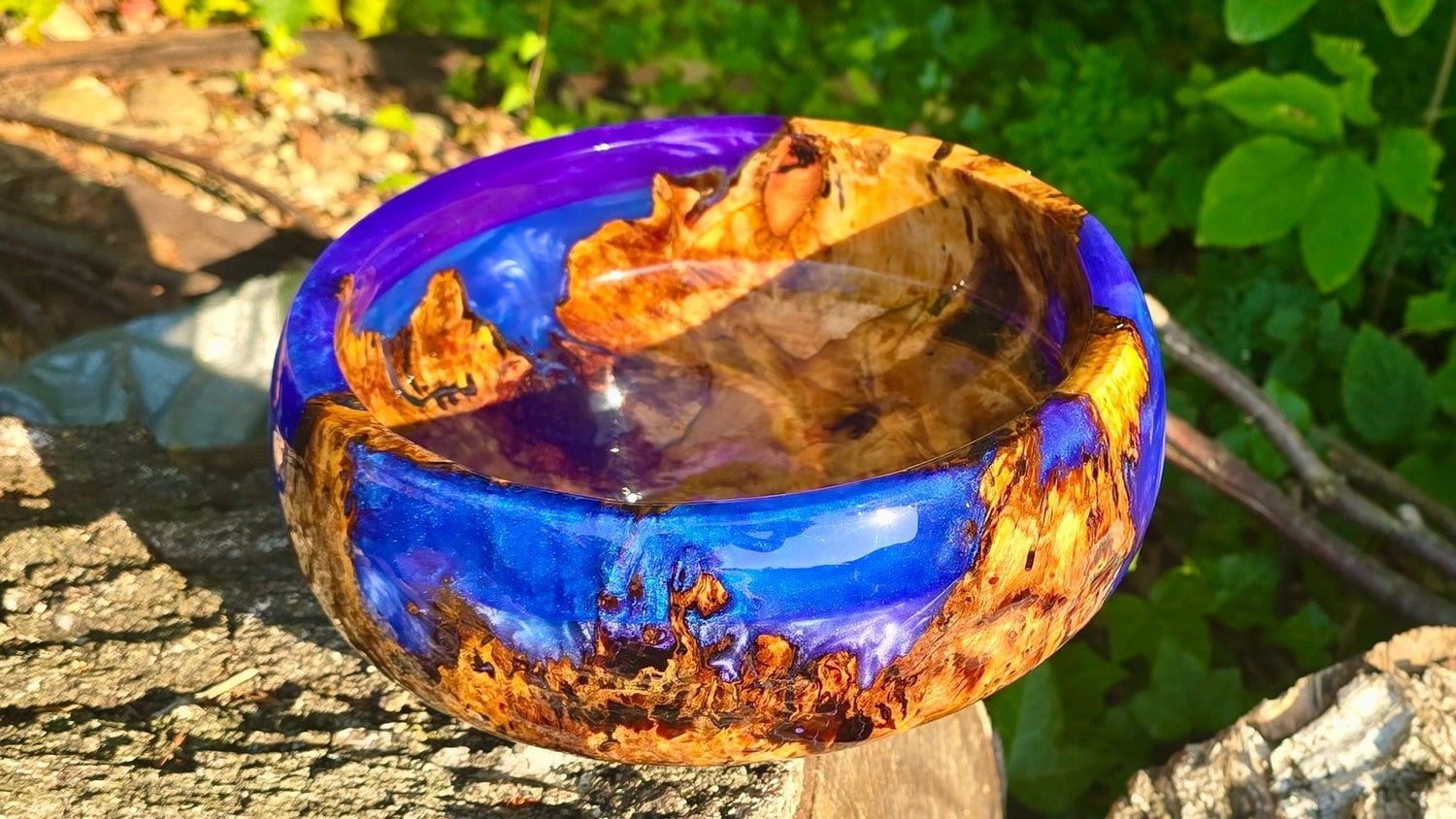 Handmade bowl with Epoxy resin and Wood - PipejaWood
