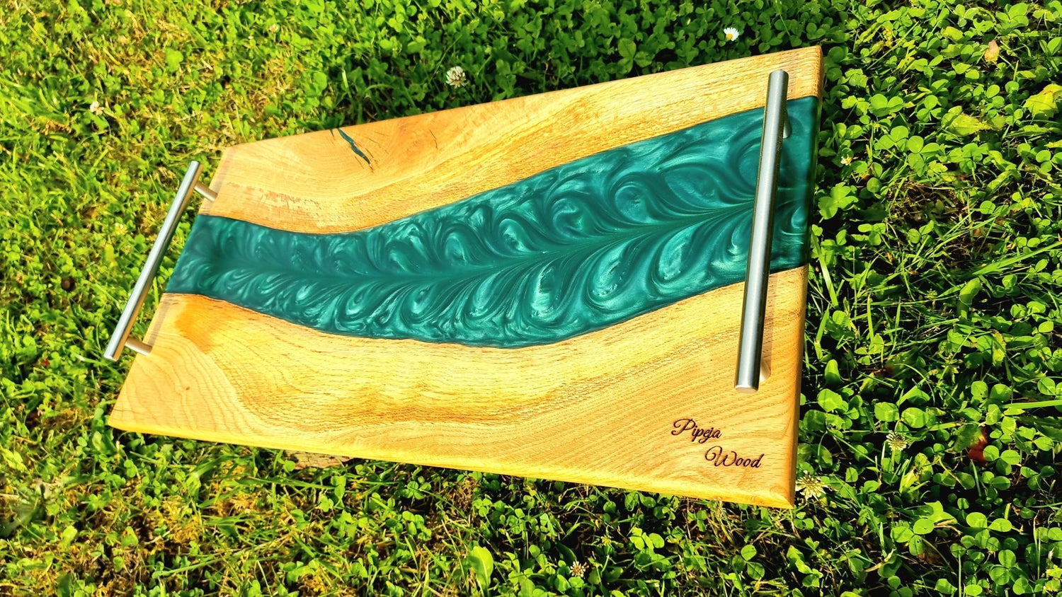 Handmade Serving Boards with Wood and Epoxy Resin - PipejaWood