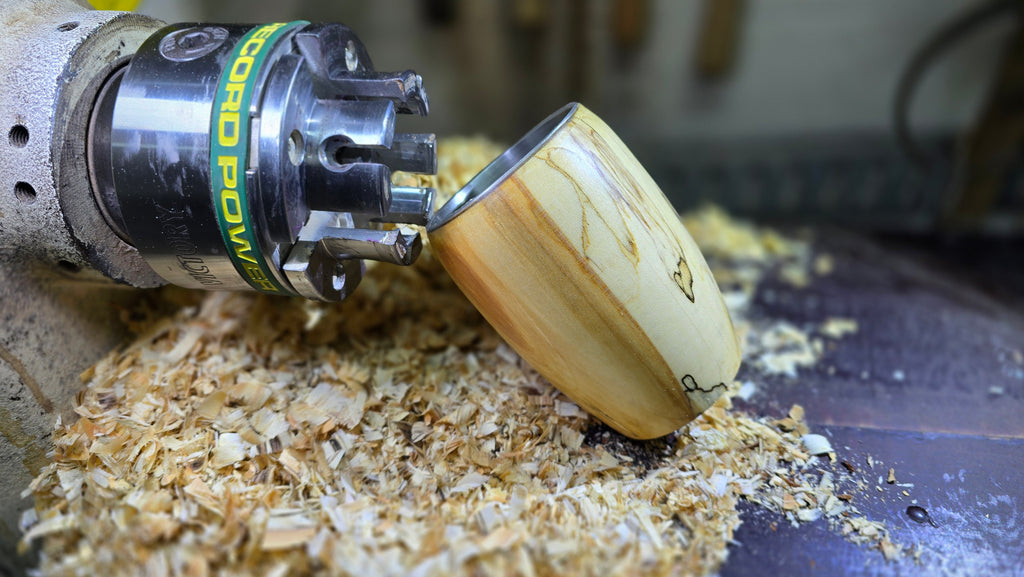 Handgefertigte Kaffee- und Teetasse aus gespaltenem Birkenholz – Einzigartige Holztasse