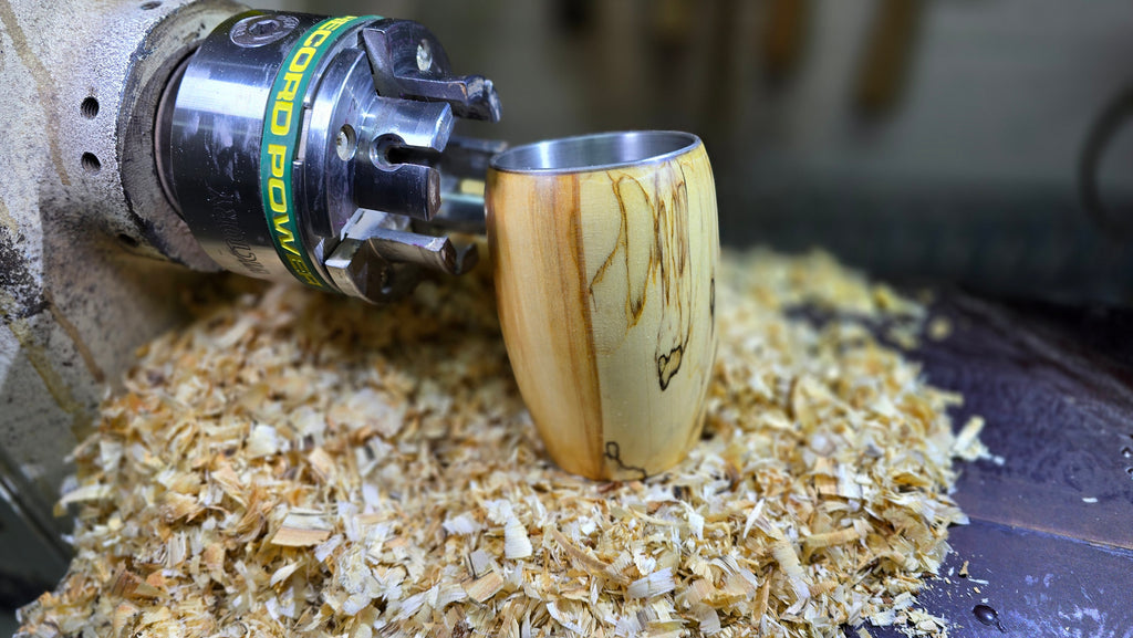 Handgefertigte Kaffee- und Teetasse aus gespaltenem Birkenholz – Einzigartige Holztasse