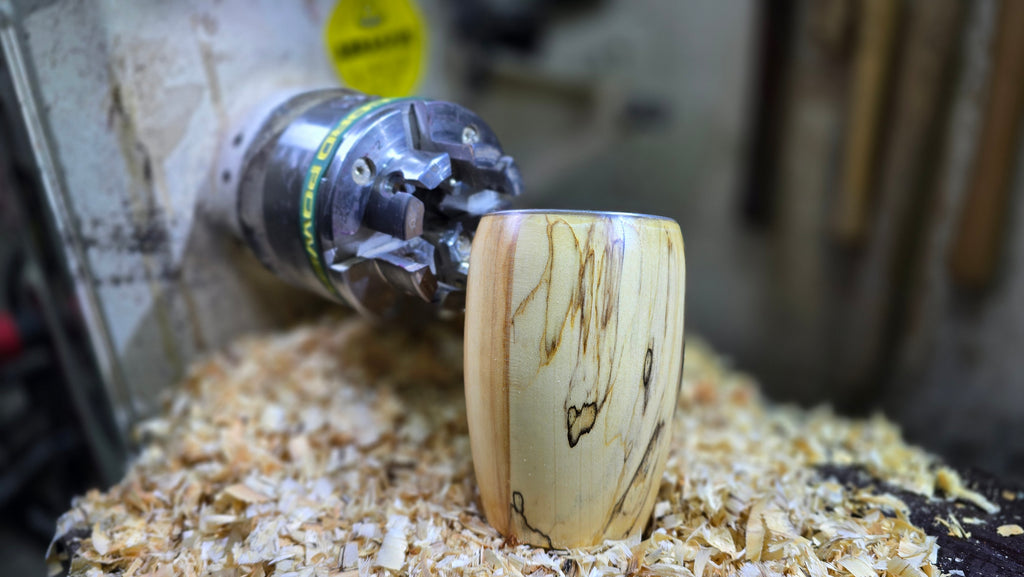 Handgefertigte Kaffee- und Teetasse aus gespaltenem Birkenholz – Einzigartige Holztasse