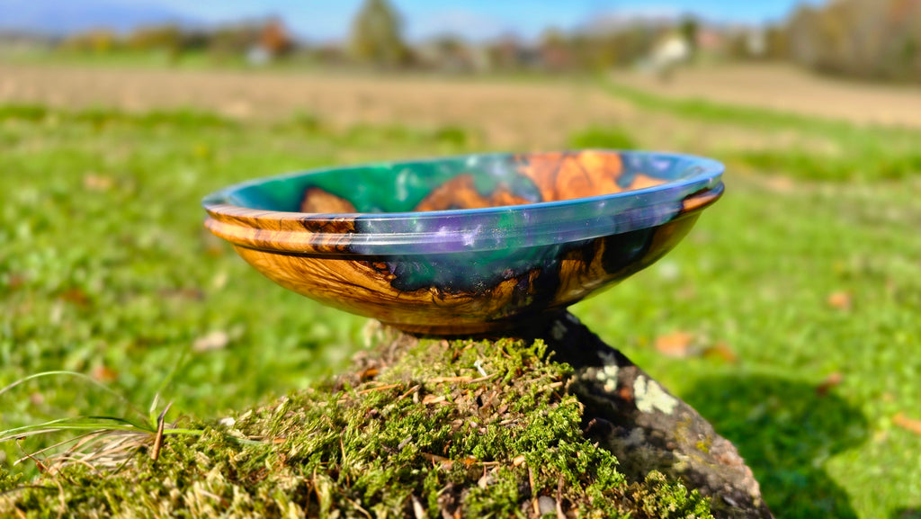 Handgefertigte Schale aus Olivenholz und Epoxidharz – Einzigartiges Kunsthandwerk (19 cm) – Einzigartiges Gebrauchsgegenstand