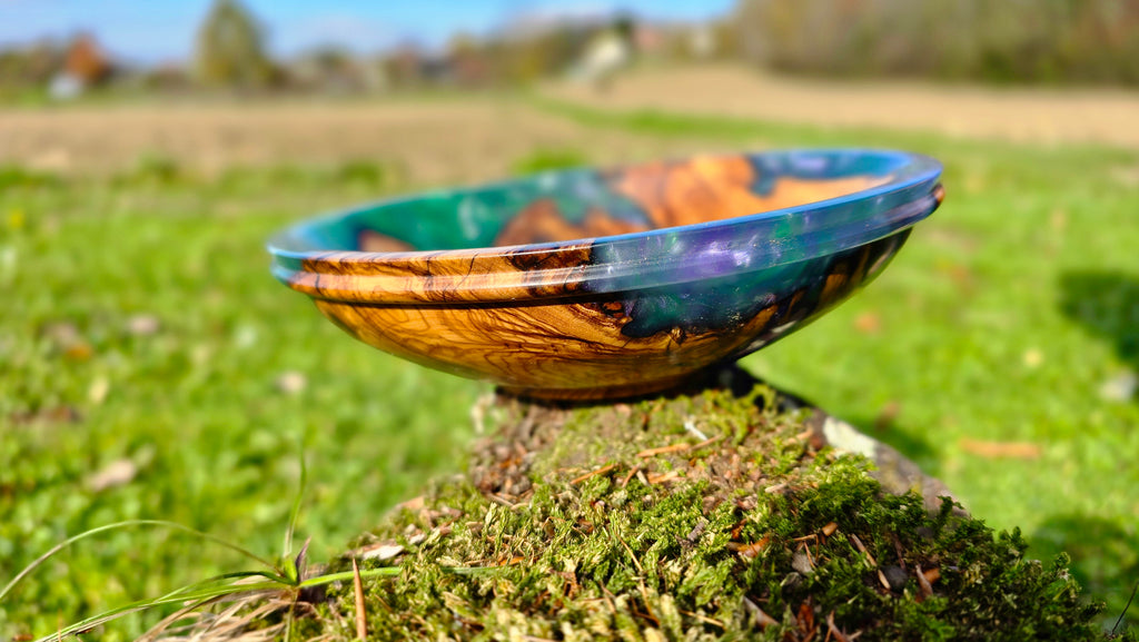 Handgefertigte Schale aus Olivenholz und Epoxidharz – Einzigartiges Kunsthandwerk (19 cm) – Einzigartiges Gebrauchsgegenstand