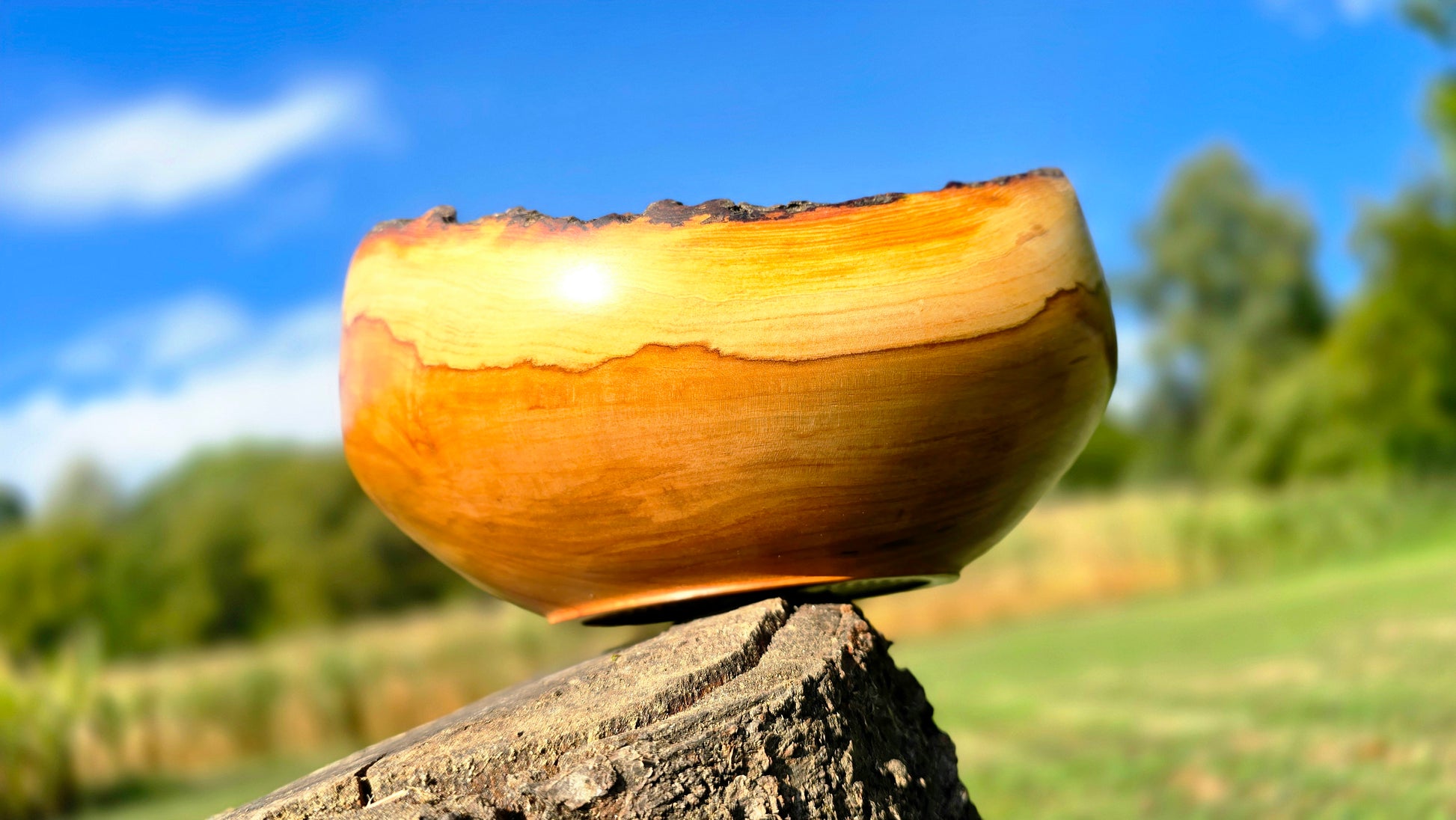 Hand-turned apple wood bowl, natural live edge, 23 cm, food-safe finish