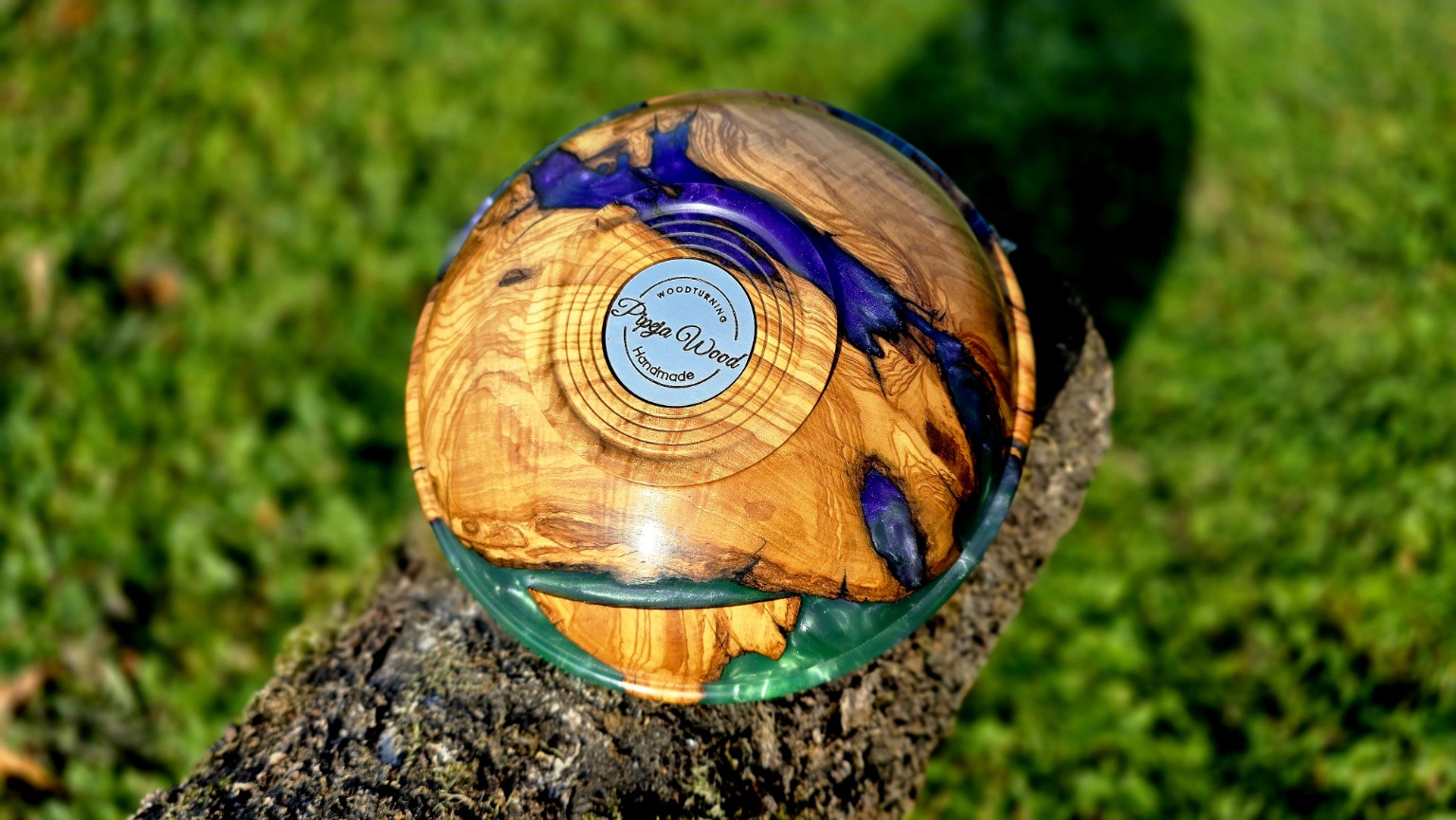 Handmade olive wood and epoxy bowl – front view