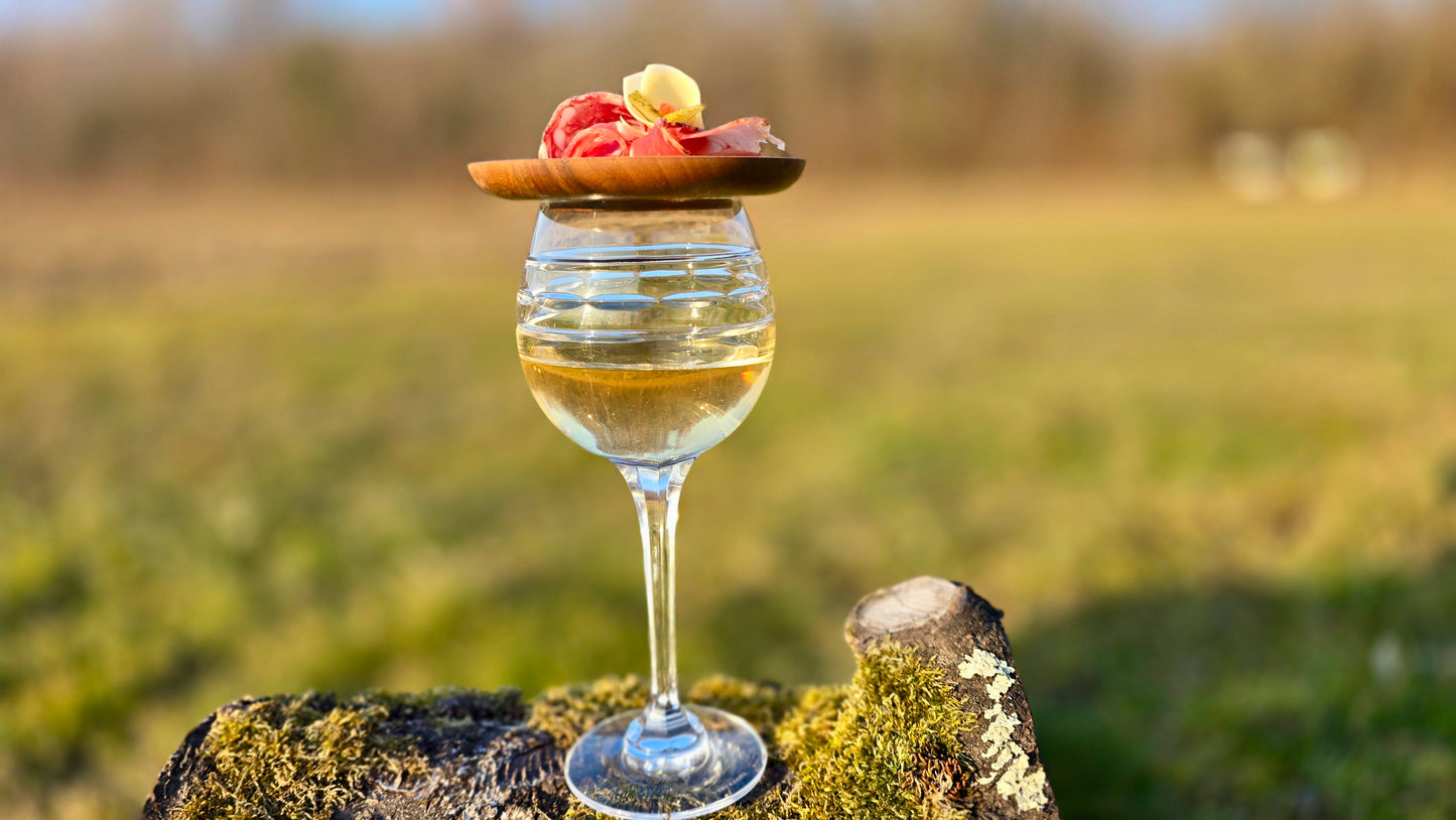 Handgefertigte Charcuterie-Topper aus Naturholz für Weingläser – personalisiert und vielseitig einsetzbar