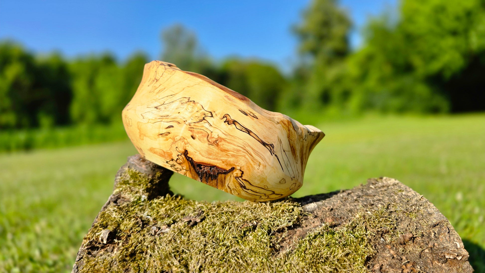 Handmade spalted birch wood bowl with natural edge – rustic decorative centerpiece, artisan-turned with unique spalting patterns