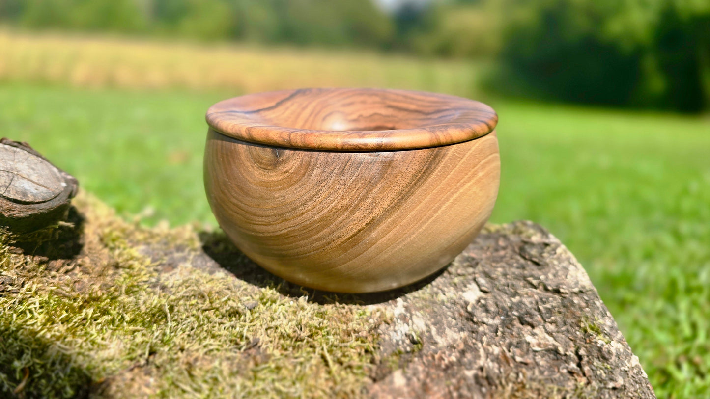 Functional Art Ashtray – Raised Center Design