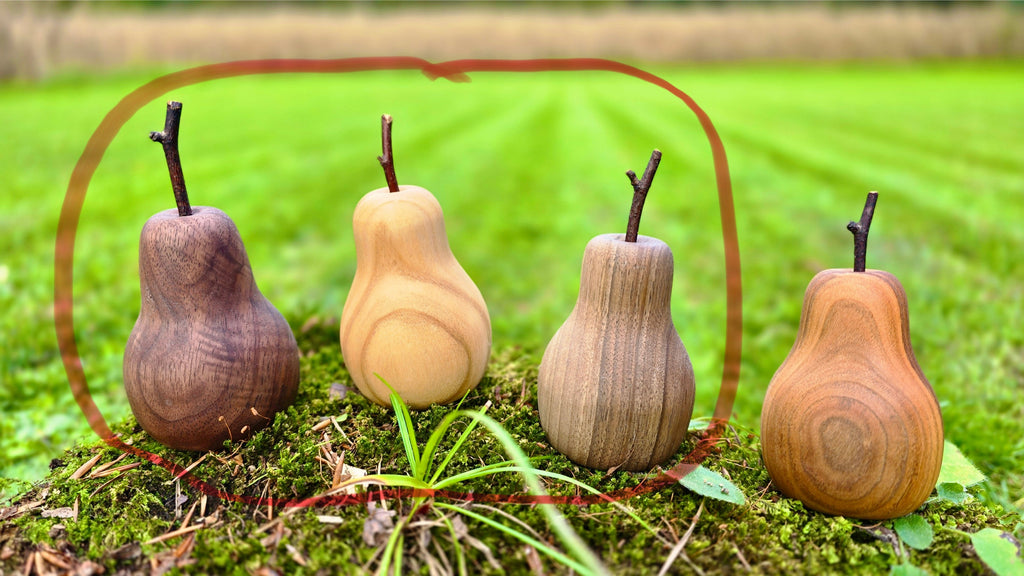 Handgedrehtes Salz- und Pfefferstreuer-Set in Birnenform – Walnuss, Kirsche und optionaler Ständer