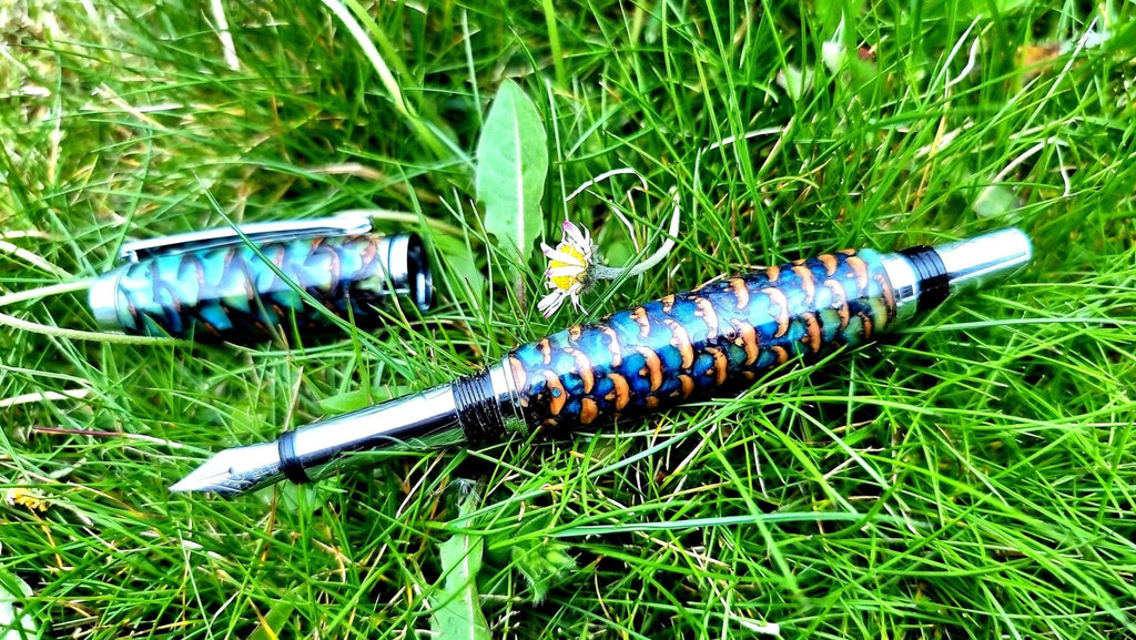 Fountain Pen with Epoxy Resin and Pine Cones - PipejaWood