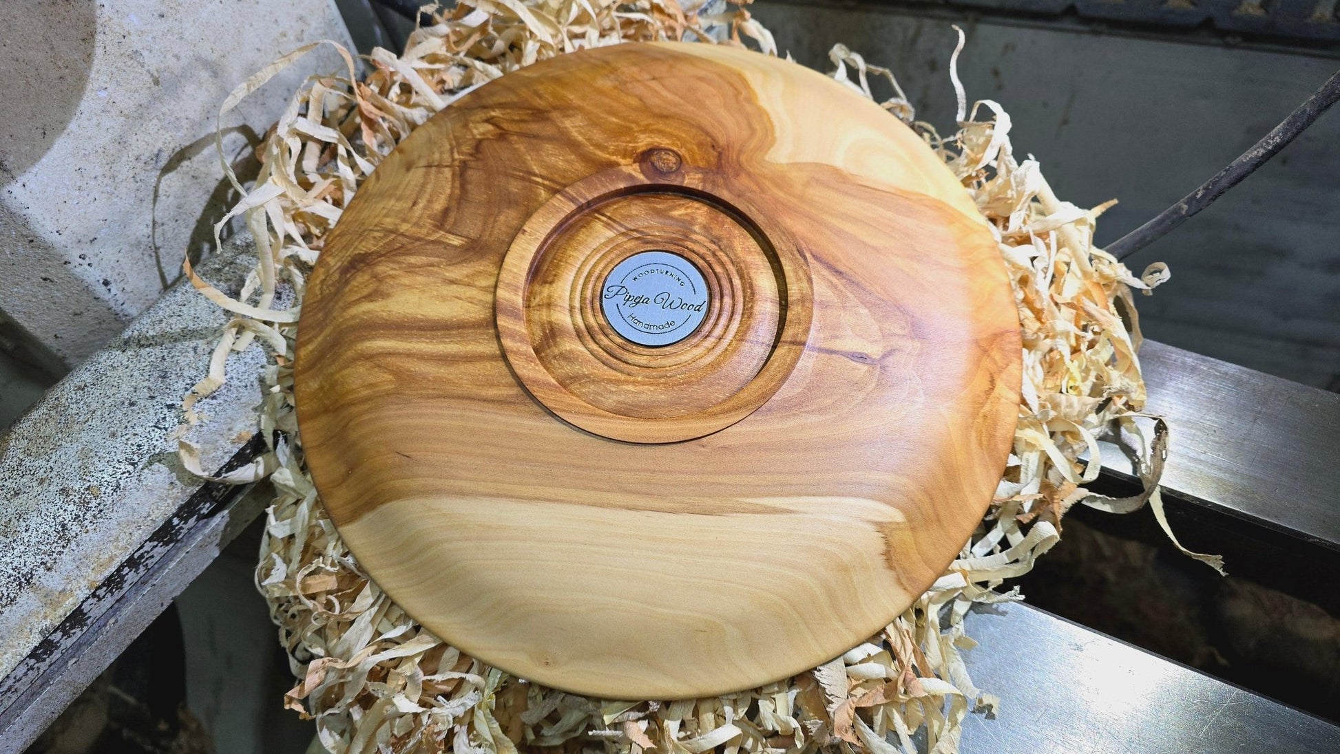 Handcrafted Apple Wood Plate with Vibrant Acrylic Paint – 28cm x 4cm (11 inches x 1.57 inches) | Decorative Plate - PipejaWood