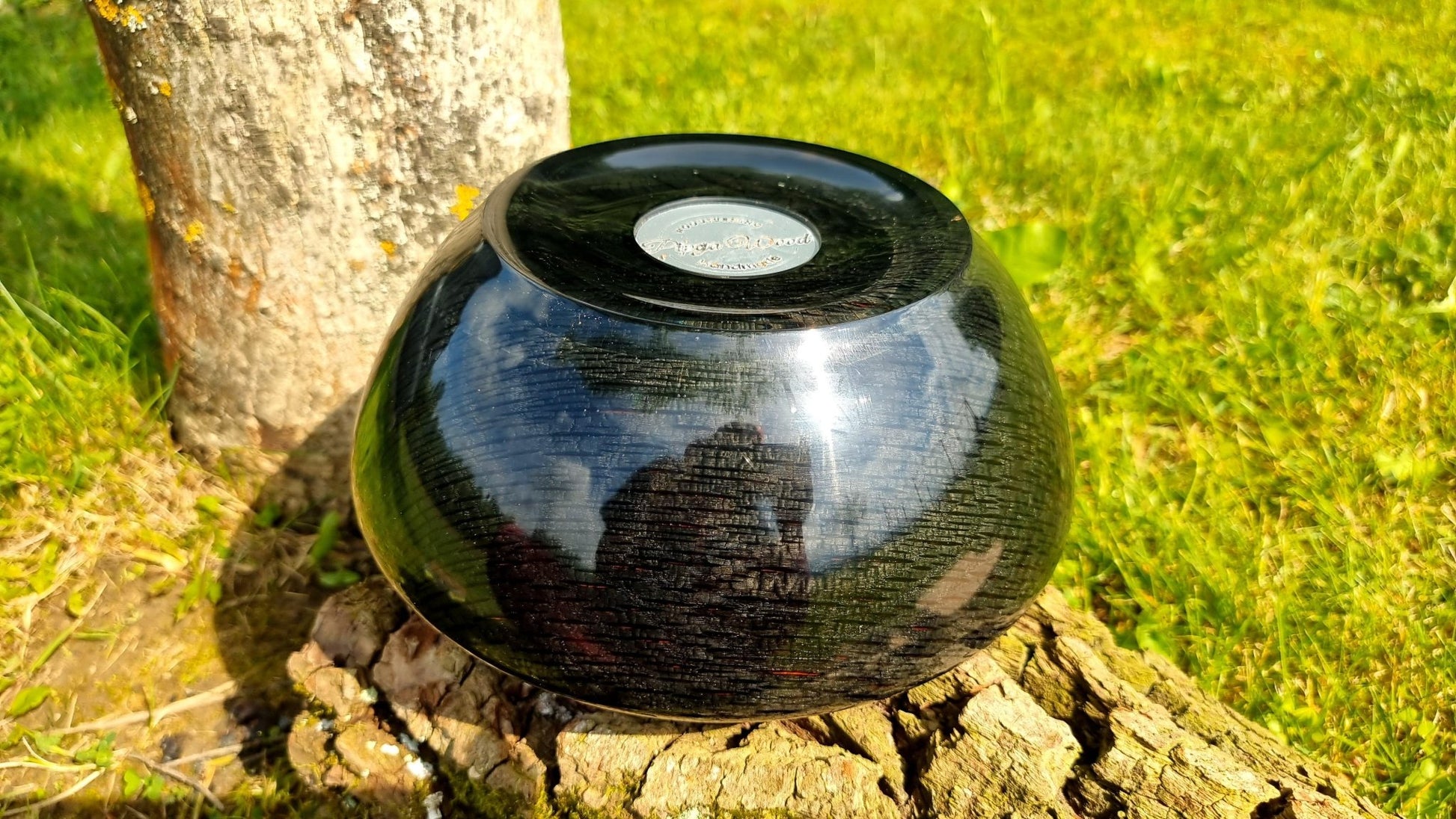 Handcrafted Burned Oak Bowl with Epoxy Resin - PipejaWood