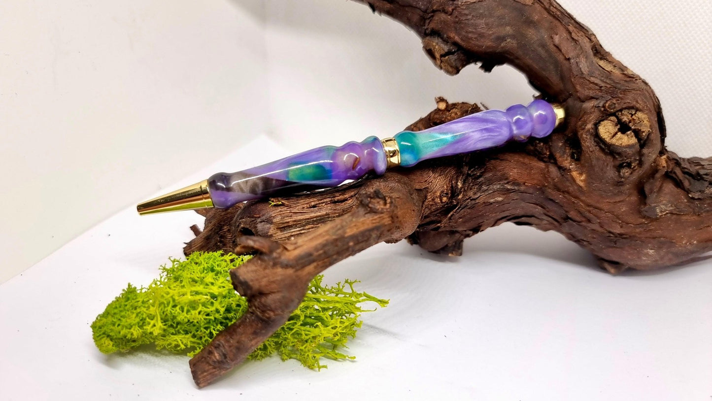 Handcrafted Epoxy Resin Pen: A Splash of Color for Your Writing Experience - PipejaWood