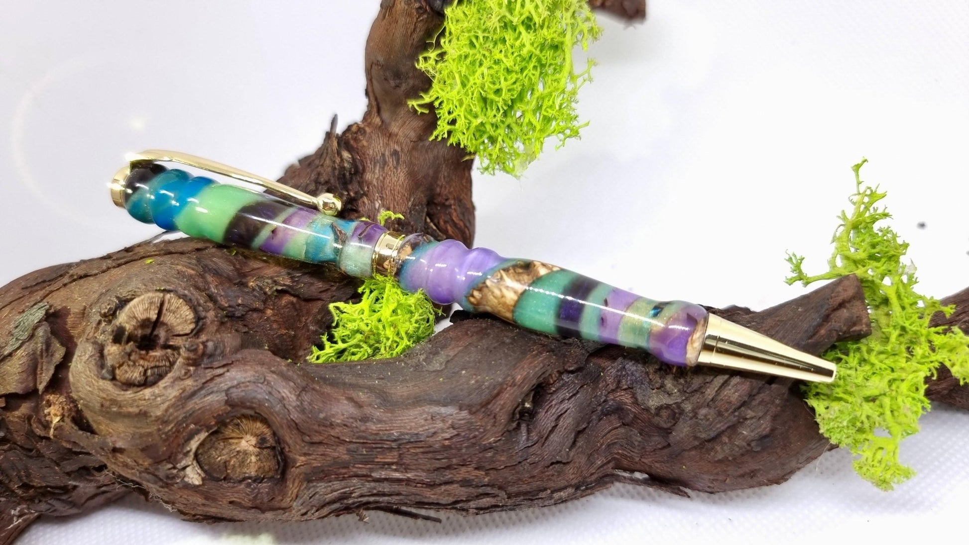 Handmade Epoxy Resin Pen – Custom Luxury Pen with Vibrant Resin Swirls | Unique Writing Instrument - PipejaWood