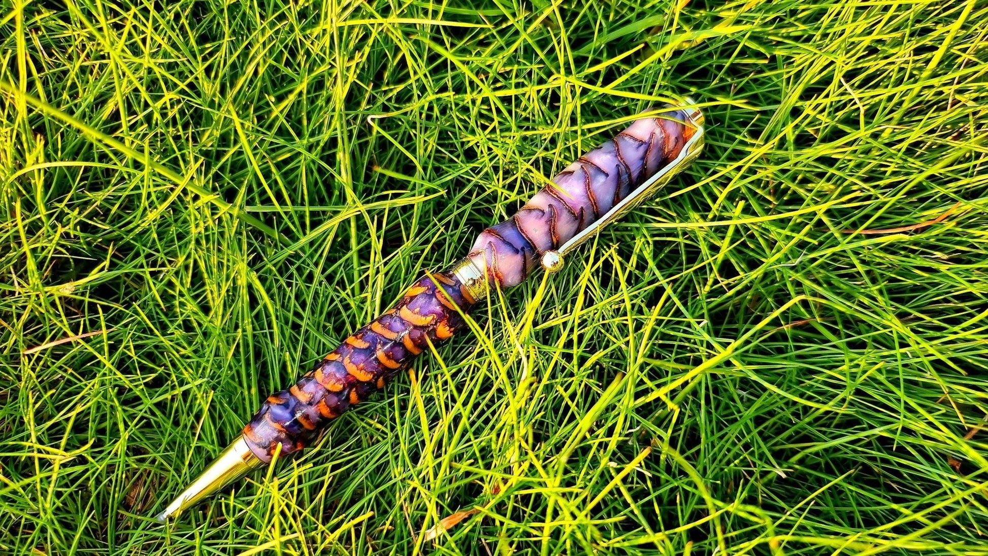 Handmade Epoxy Resin Pen with Pine Cones – White & Purple | Custom Luxury Writing Pen - PipejaWood