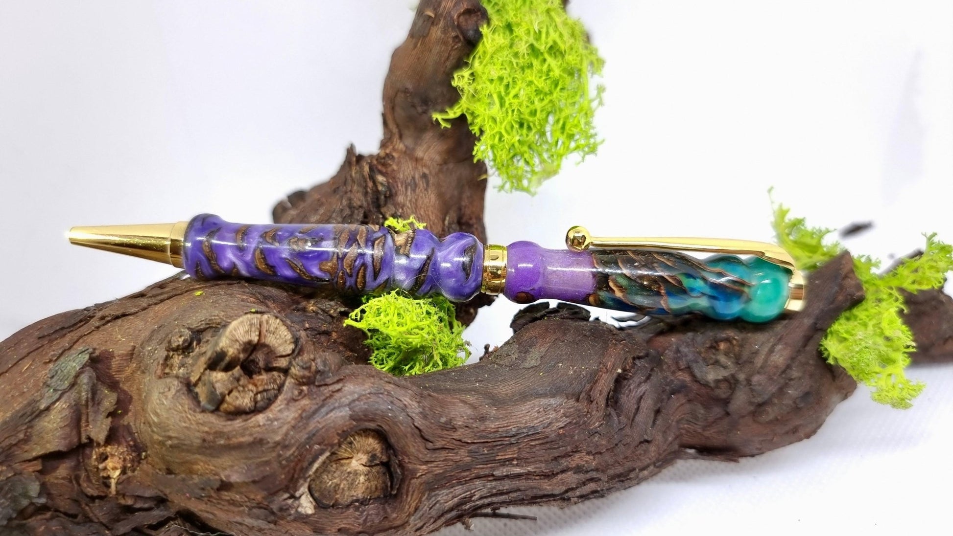 Handmade Epoxy Resin Pen with Real Pinecones – Custom Luxury Ballpoint Pen | Unique Writing Instrument - PipejaWood