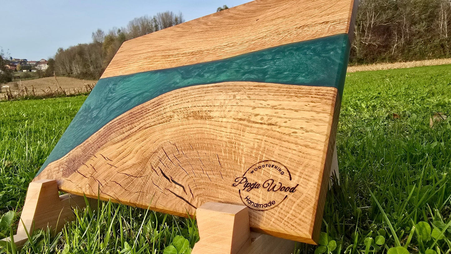 Handmade Oak Wood Serving Board with Green Epoxy Resin – 30cm x 25cm (11.8" x 9.8") | Perfect for Cheese, Charcuterie & Appetizers - PipejaWood