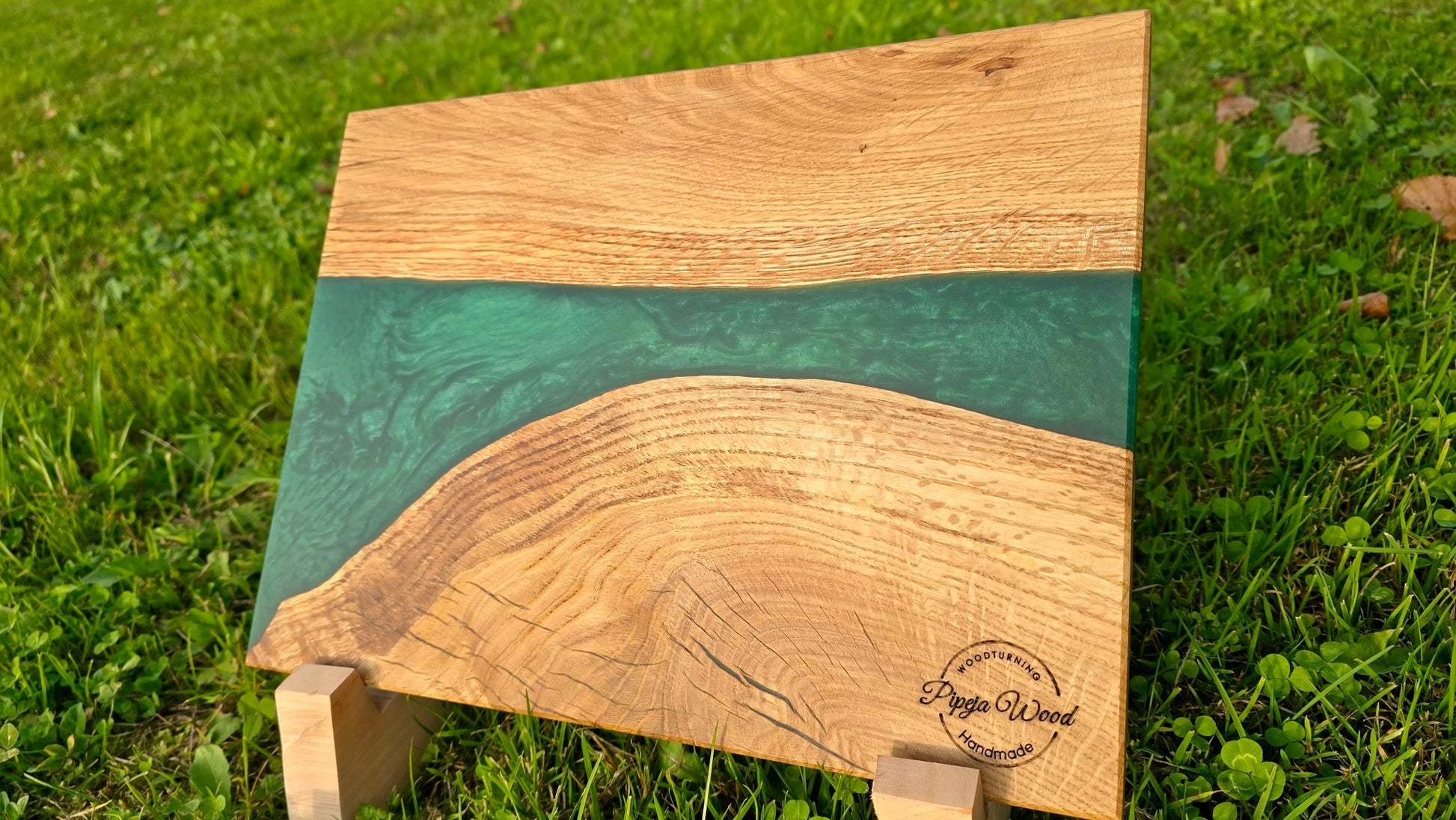 Handmade Oak Wood Serving Board with Green Epoxy Resin – 30cm x 25cm (11.8" x 9.8") | Perfect for Cheese, Charcuterie & Appetizers - PipejaWood