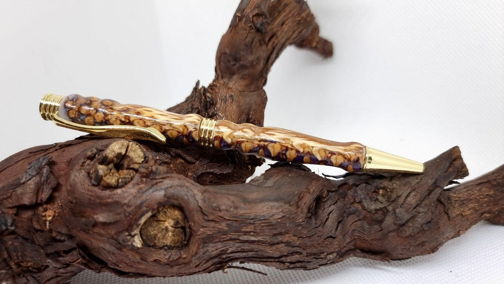 Handmade Pen from Epoxy resin and Pine cones - PipejaWood