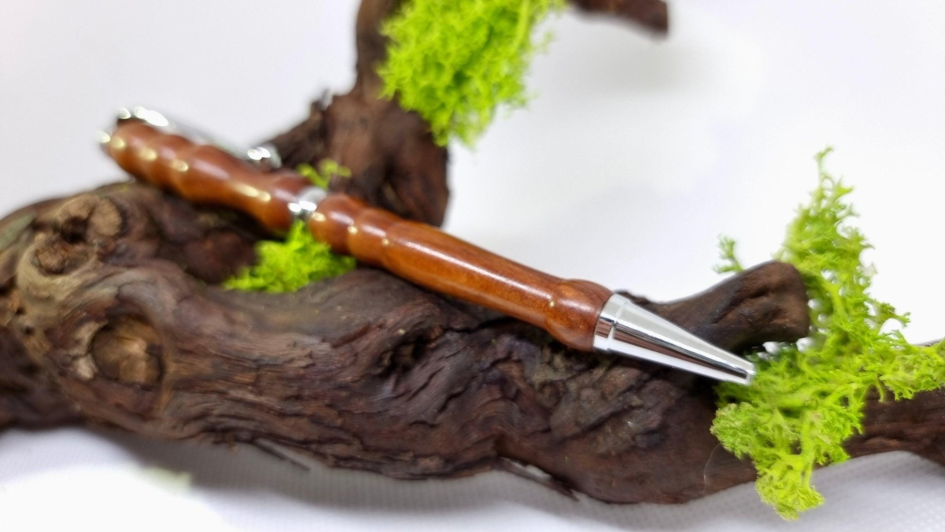 Handmade Pen from Peer Wood – Custom Luxury Writing Instrument | Unique Ballpoint Pen - PipejaWood