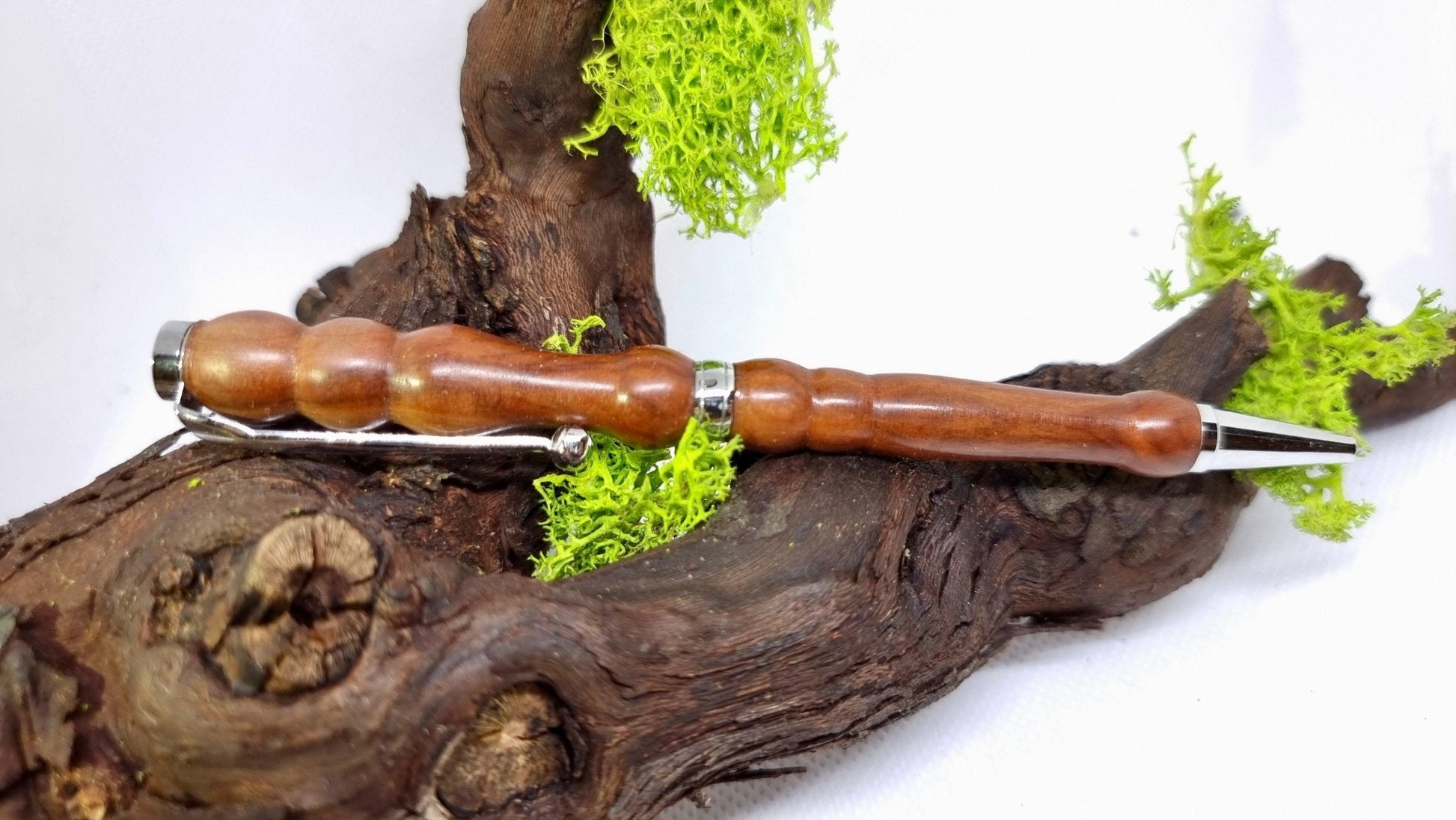 Handmade Pen from Peer Wood – Custom Luxury Writing Instrument | Unique Ballpoint Pen - PipejaWood