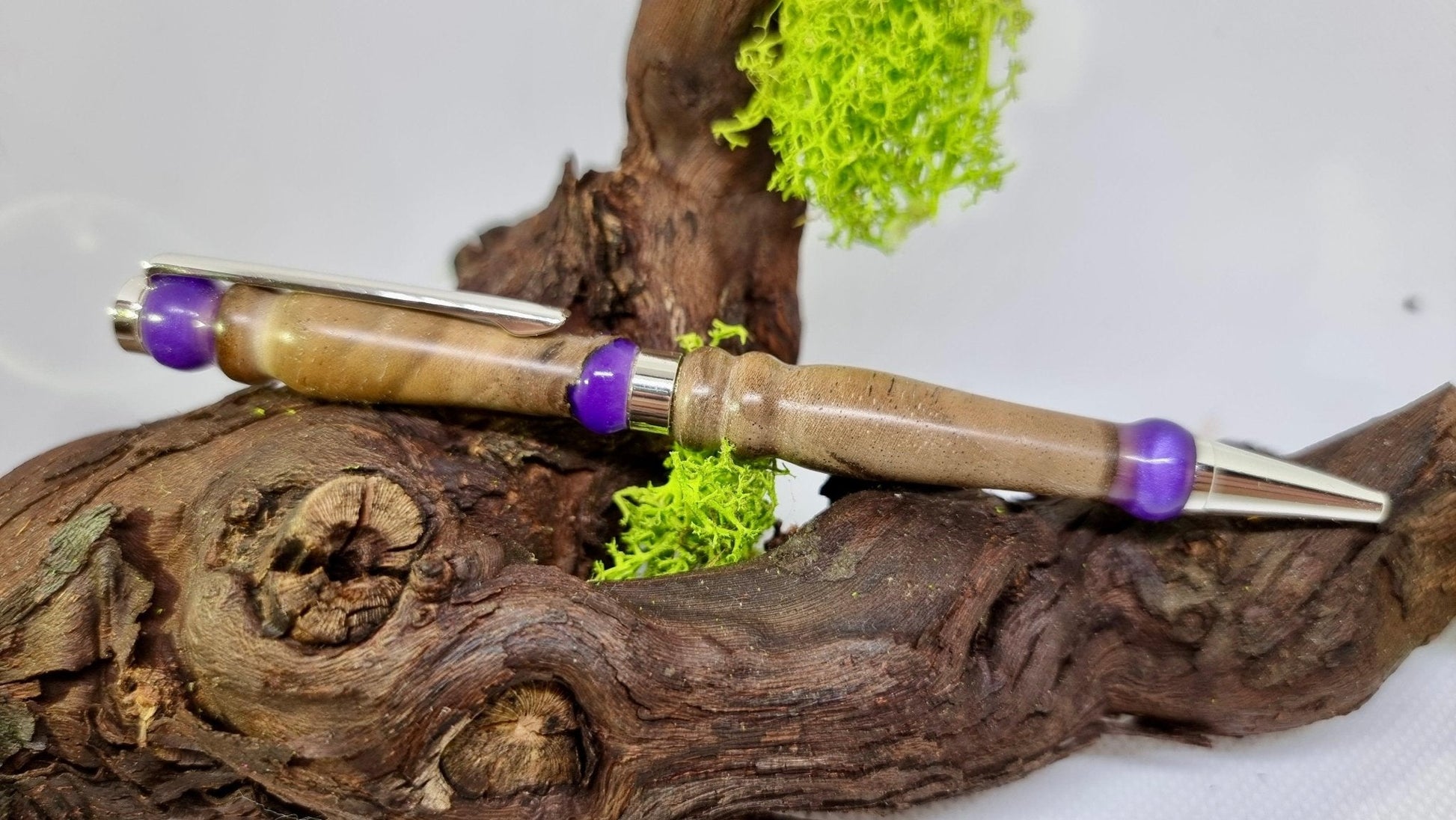 Handmade Pen with Epoxy Resin and Walnut Wood – Custom Luxury Writing Instrument | Unique Ballpoint Pen - PipejaWood