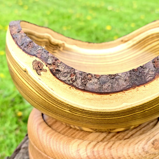 Handmade Sumac bowl rotating view