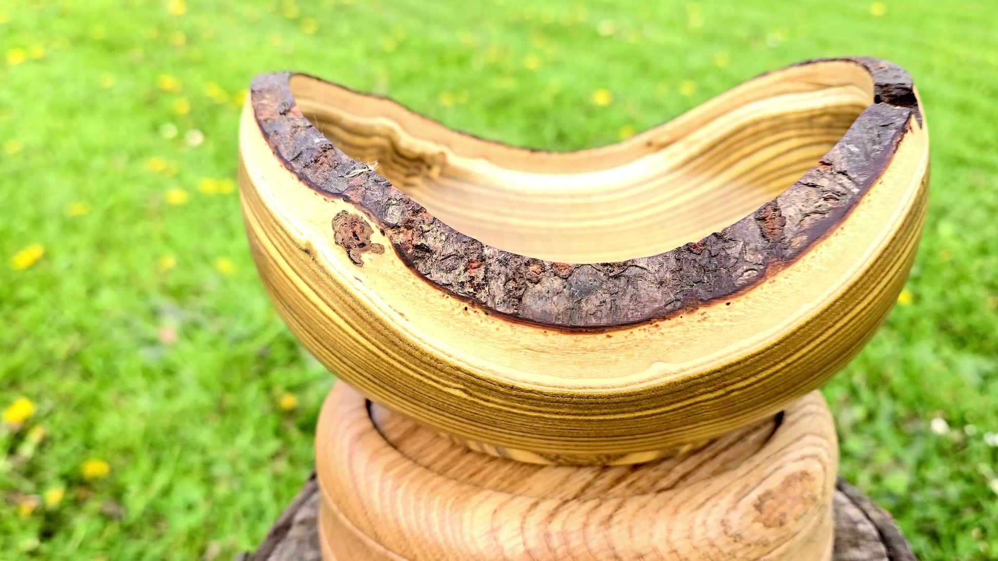Handmade Sumac bowl rotating view